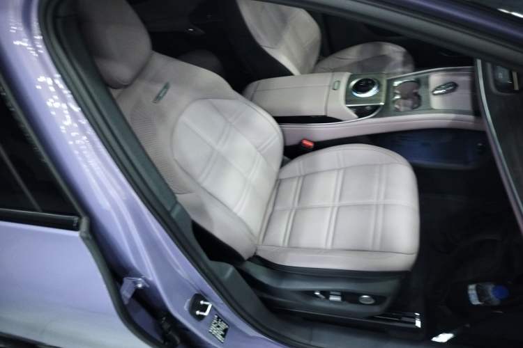 Used Hongqi Tiangong 08 2025 680 Ultra Four-Wheel-Drive Version Right Front Seat