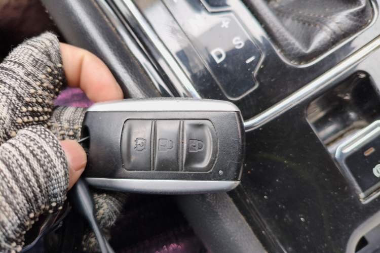 Used Dongfeng Fengon 580 2017 1.5T CVT Luxury Model Vehicle Key