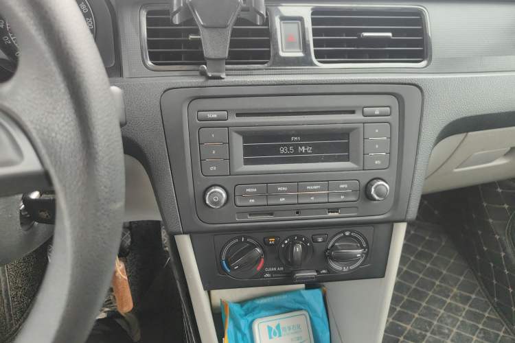 Used Skoda Rapid 2016 1.6L Manual Front-Wheel-Drive Version
