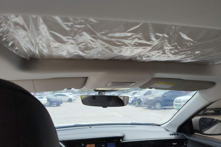 Used Roewe i5 2023 1.5L CVT Luxury Edition Headliner