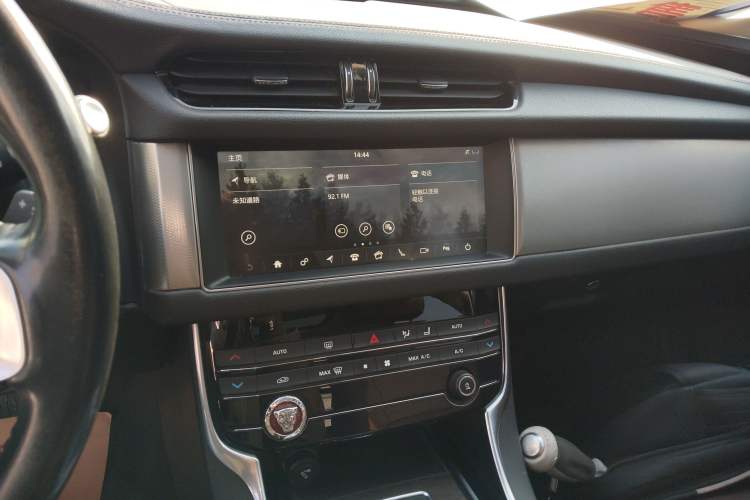 Used Jaguar XFL 2019 XFL 2.0T 250 PS Two-Wheel-Drive Luxury Edition
