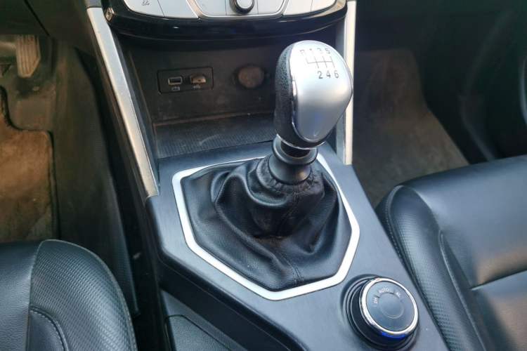 Used Great Wall Poer 2021 2.0T Commercial Version Manual Diesel 4x4 Elite Long-Box GW4D20M Gear Lever