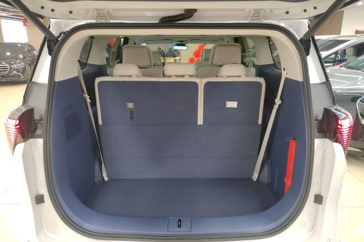 Used Buick GL8 New Energy 2024 Lu Zun Luxury Edition 7-Seater Trunk