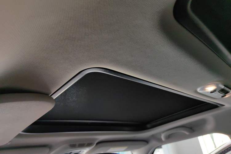 Used MINI Countryman 2019 1.5T COOPER Artist Weekend Travel Edition Headliner