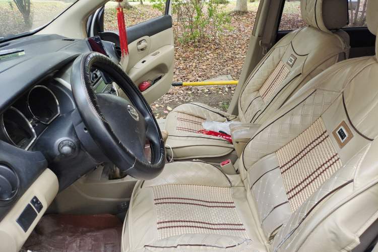 Used Nissan Livina 2013 1.6XE Manual Comfort Edition Left Front Seat