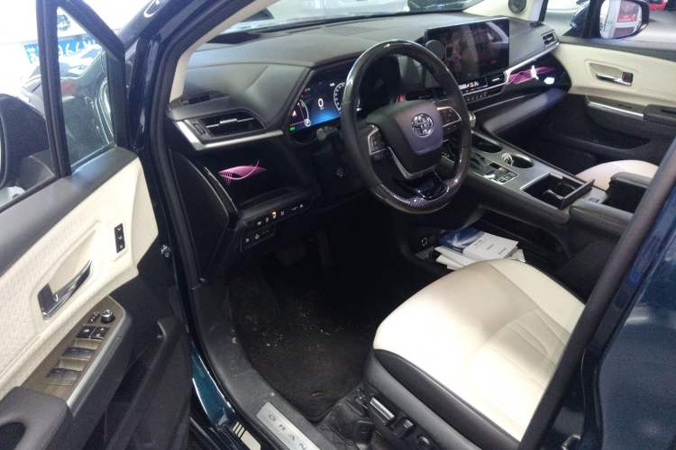 Used Toyota Granvia 2023 2.5L Hybrid Flagship VIP Edition Driver Seat