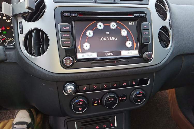 Used Volkswagen Tiguan 2015 2.0 TSI Automatic All-Wheel Drive Flagship Edition
