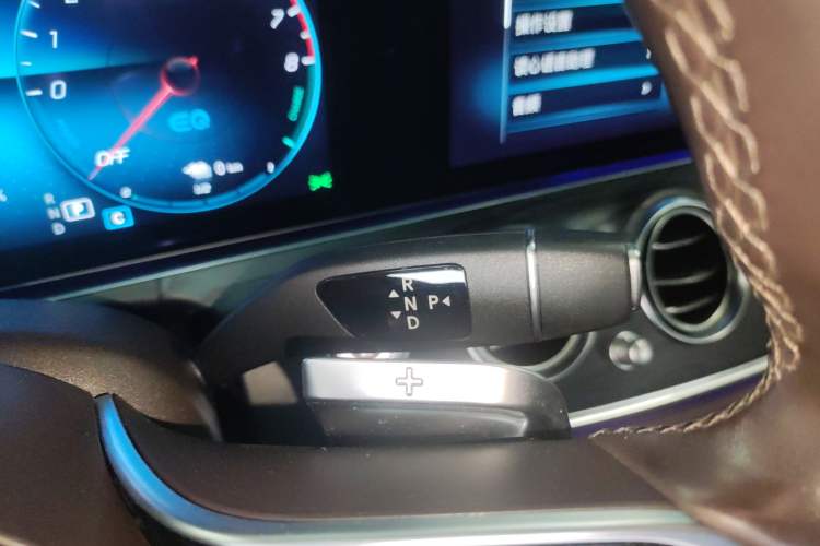 Used Mercedes-Benz E-Class New Energy 2022 Restyled E 350 e L Plug-in Hybrid Sports Sedan Gear Lever