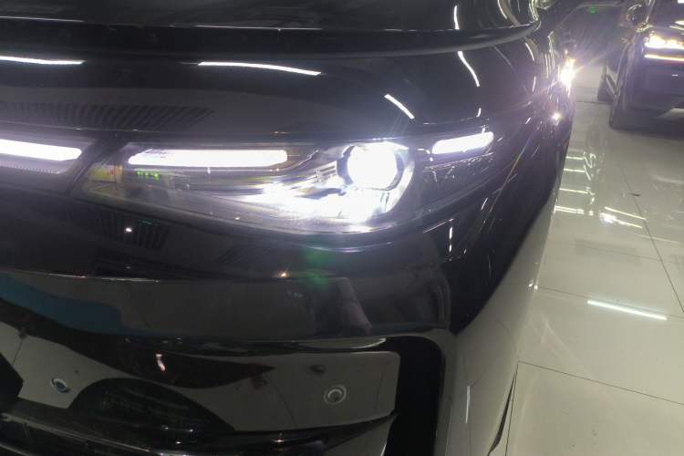 Used Leapmotor C16 2026 Extended-Range 280 LiDAR Zhizun Edition 6 Seats
