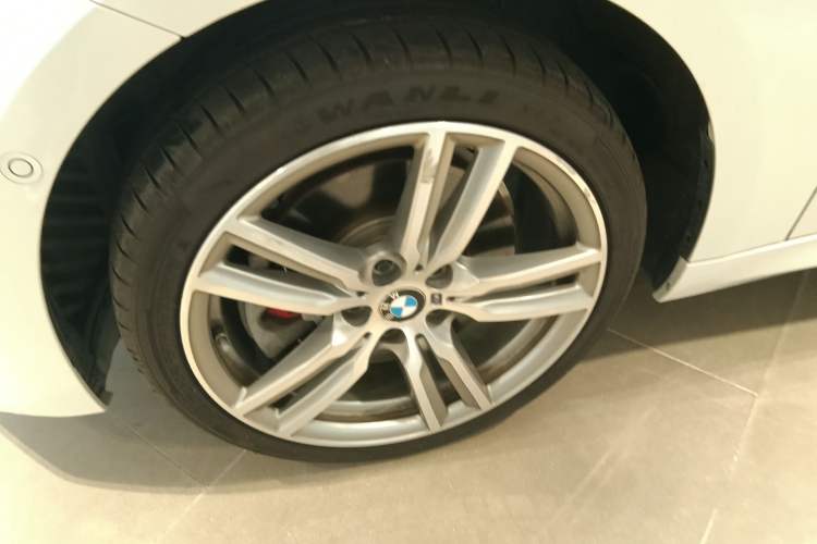 Used BMW 1 Series 2020 125i Leading Model M Sport Package Left Front Wheel Hub
