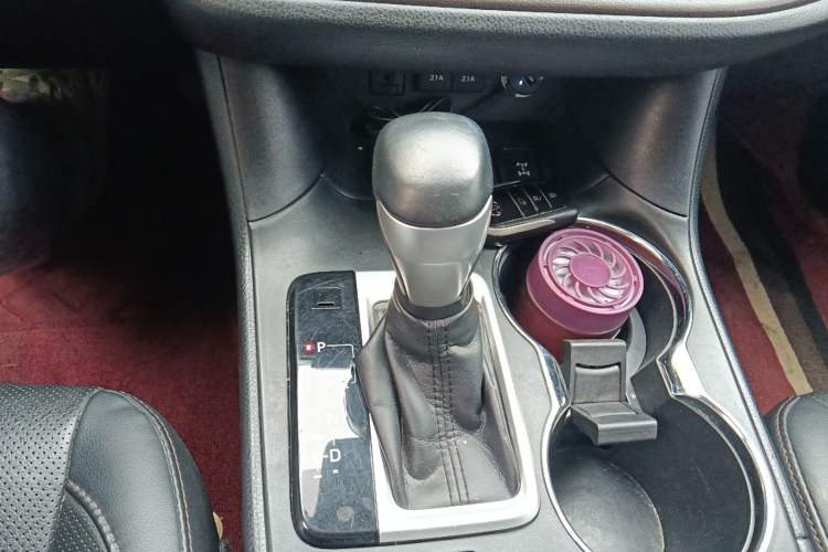 Used Toyota Highlander 2018 2.0T Four-Wheel Drive Prestige Version 7 Seats China VI Standard
