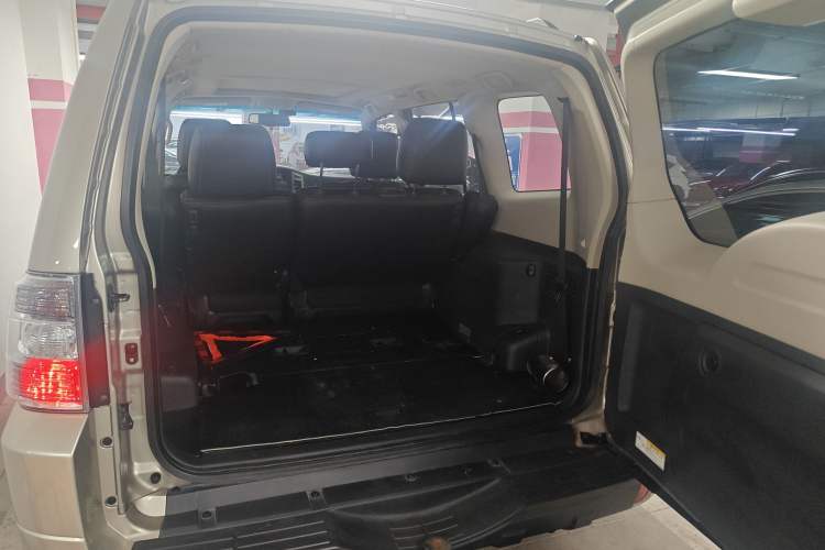 Used Mitsubishi Pajero 2016 3.0L Automatic Standard Version China V Standard
