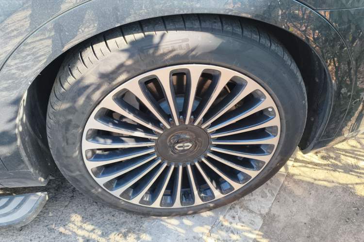 Used Hima AITO M9 2025 Extended-Range Ultra Version 52 kWh 6-Seater Right Front Wheel Hub