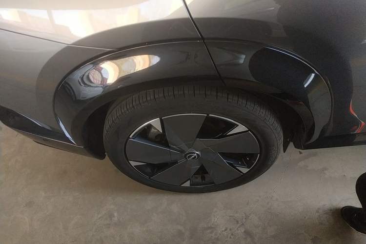 Used Nissan ARIYA 2022 Four-Wheel-Drive High-Performance Top-Tier Model Right Rear Wheel Hub