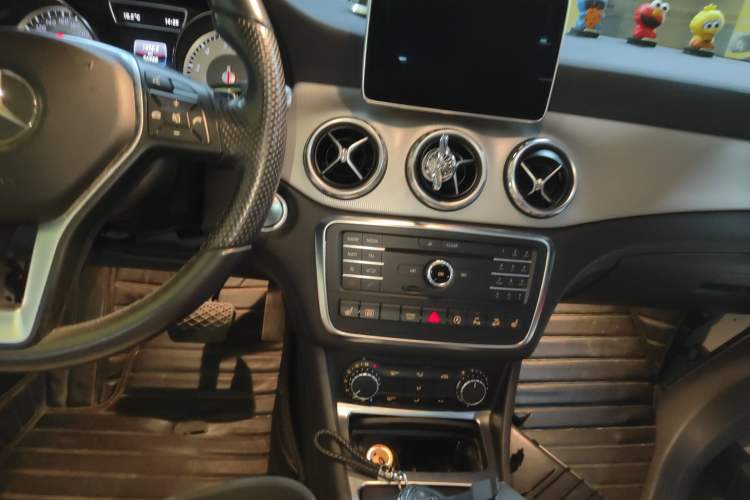 Used Mercedes-Benz GLA 2015 GLA 220 4MATIC Luxury Model