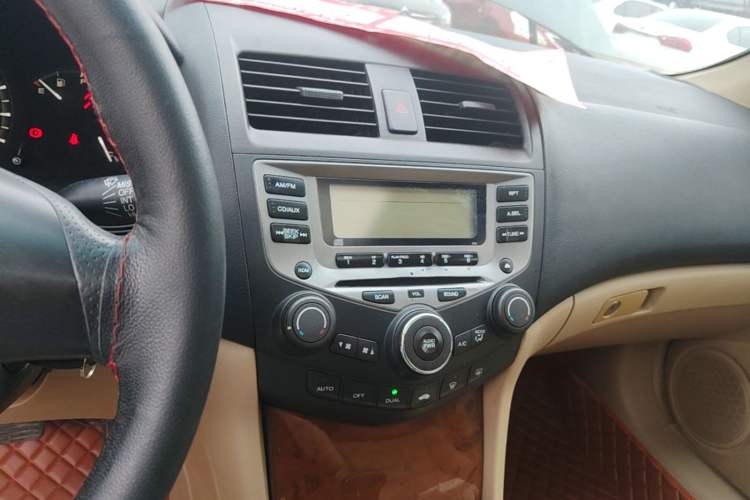 Used Honda Accord 2007 2.0L automatic comfort version
