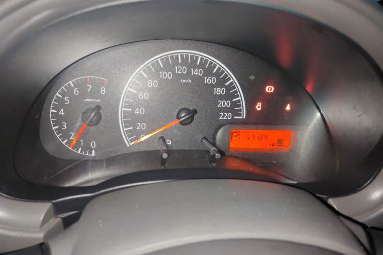 Used Nissan Sunny 2016 1.5XE CVT Leading Edition Instrument Cluster