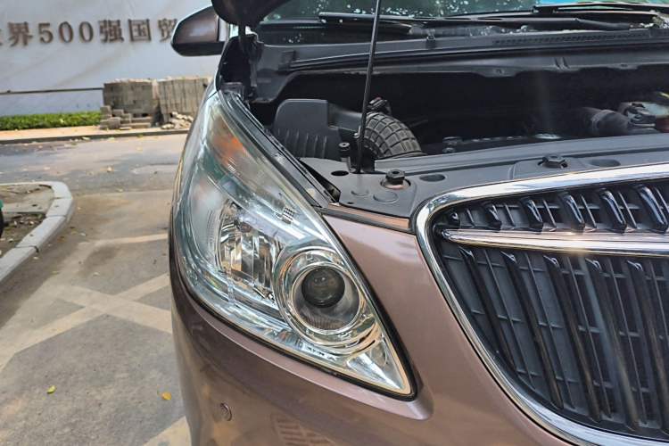 Used Buick GL8 2018 28T Comfort Model China VI Standard Right Front Headlight