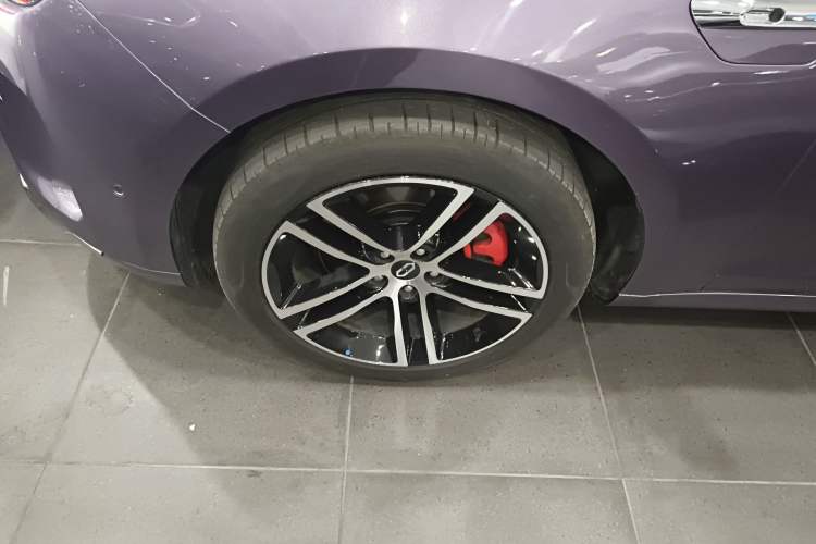 Used Hima AITO M5 2025 Extended-Range Ultra All-Wheel-Drive Version Exterior 4