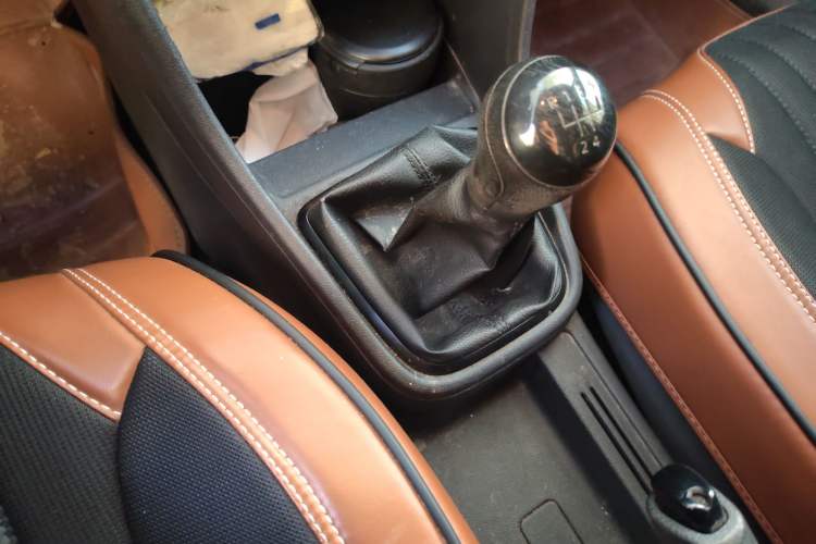 Used Volkswagen Santana 2015 1.6L Manual Fashion Edition Gear Lever