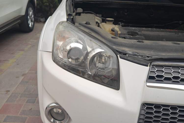 Used Toyota RAV4 2012 Luxurious Edition 2.0L Automatic All-Wheel Drive
