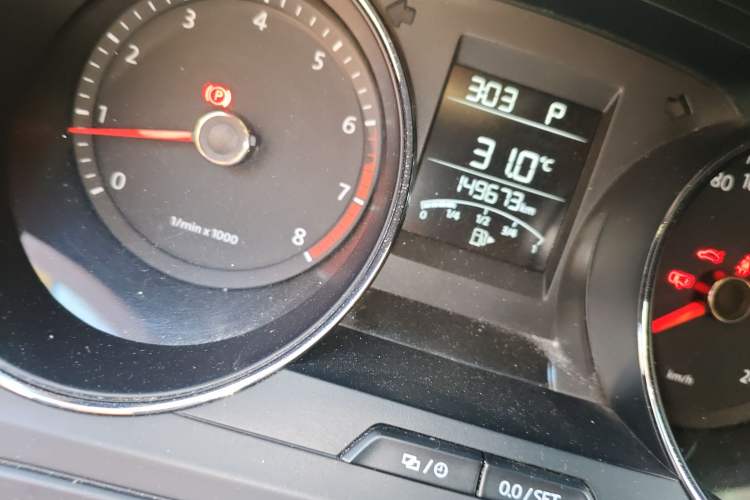 Used Volkswagen Bora 2015 Qihui Edition 1.6L Automatic Fashion Model Odometer Close Up