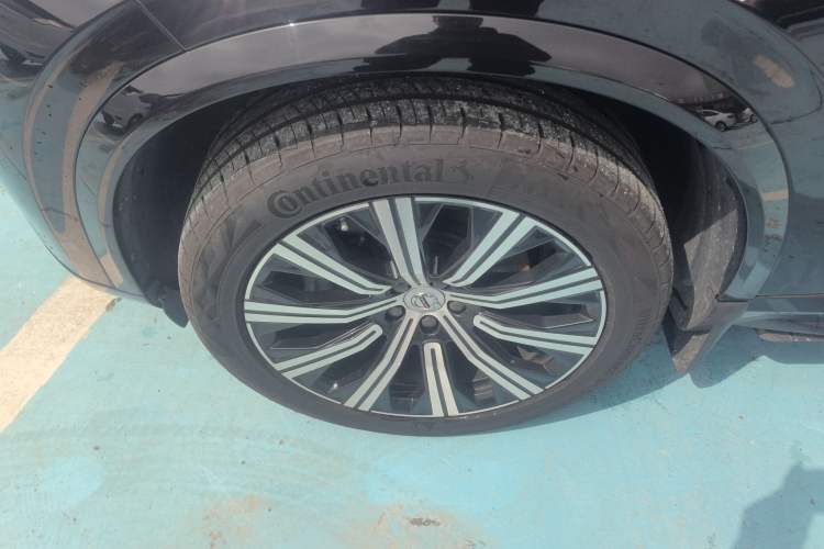 Used Volvo XC90 2020 T5 SmartDrive Luxury 7-Seater Exterior 4