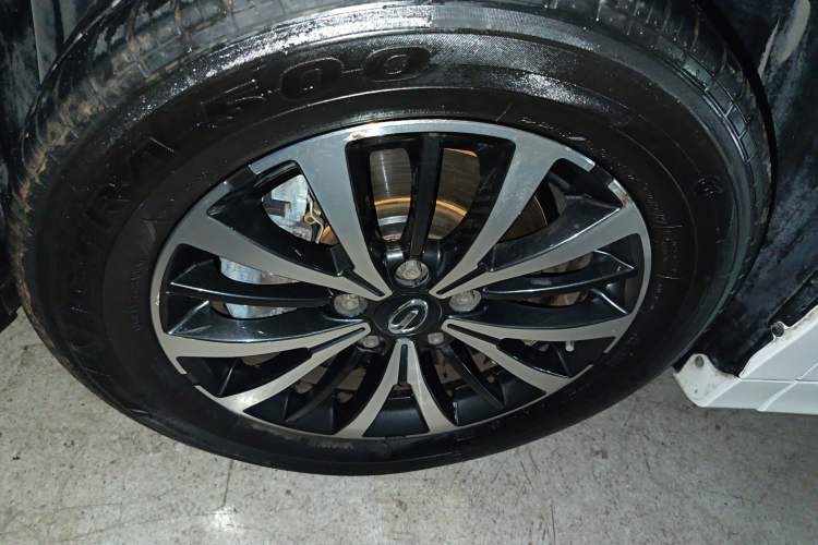 Used GAC Trumpchi M8 2023 Lingxiu Series 390T Deluxe Edition Left Front Wheel Hub