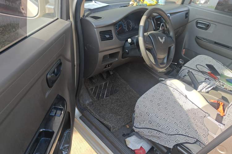 Used Wuling Rongguang V 2019 1.5L Standard Version China VI LAR