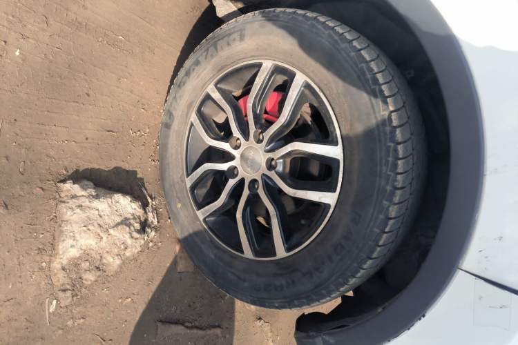 Used Lifan Auto Myway 2016 1.5L Manual Elite Version Right Front Wheel Hub