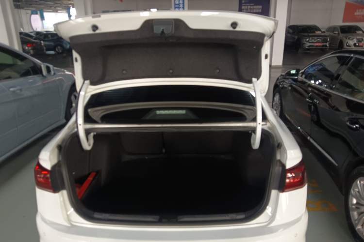 Used Volkswagen Bora 2020 1.5L Automatic Comfort Model Trunk