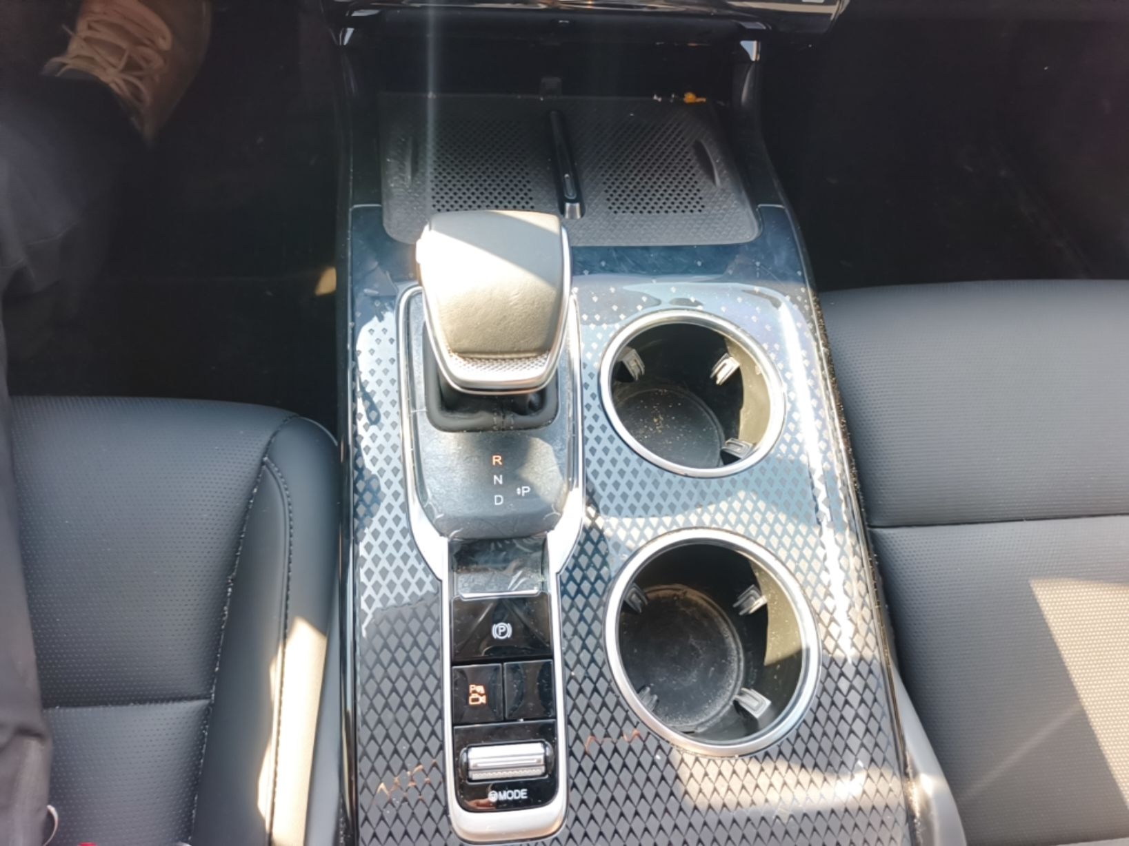 Hongqi HS3 PHEV 2025 Model 117km Jingwei Edition — снимка 16