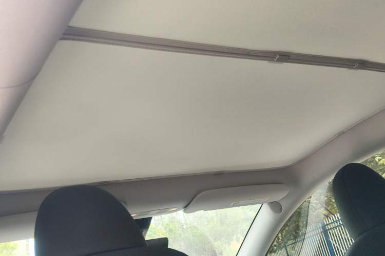 Used Tesla Model Y 2024 Rear-Wheel-Drive Version Headliner