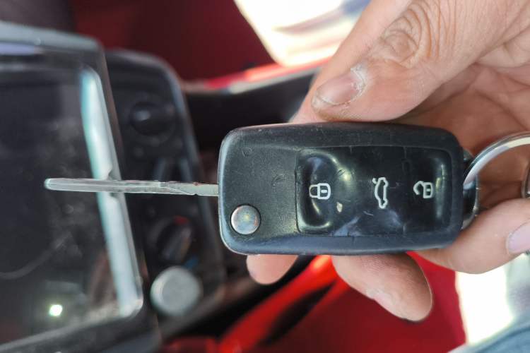 Used Volkswagen Santana 2016 1.6L Manual Fashion Edition Vehicle Key