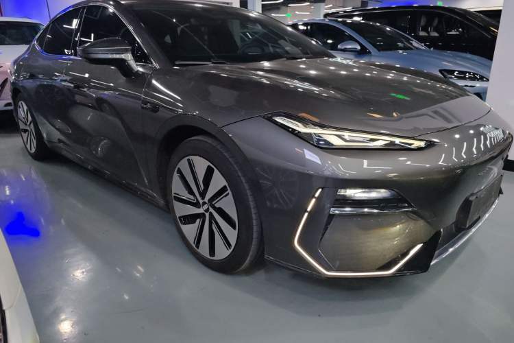 Used Geely Galaxy E8 2024 550 km Range Rear-Drive MAX
