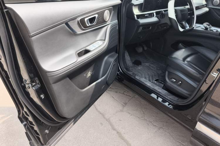 Used Chery Tiggo 8 PRO 2024 Champion Edition 290T Two-Wheel Drive Shining Version 5 Seats Driver Seat