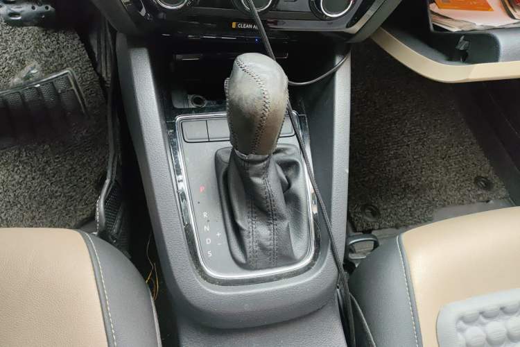 Used Volkswagen Sagitar 2015 1.6L Automatic Comfort Model
