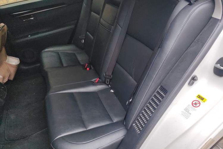 Used Lexus ES 2013 300h Elite Edition Left Rear Seat