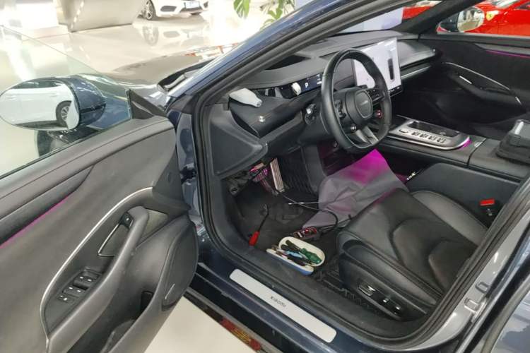 Used Xiaomi Auto SU7 2024 Four-Wheel Drive Ultra-Long Range Advanced Intelligent Driving Max Edition
