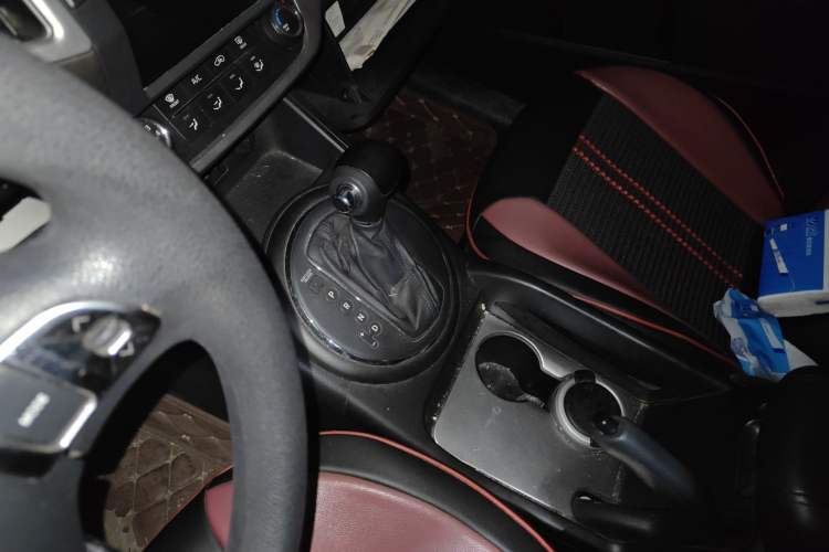 Used Kia Sportage R 2016 2.0L Automatic Two-Wheel Drive GL Gear Lever