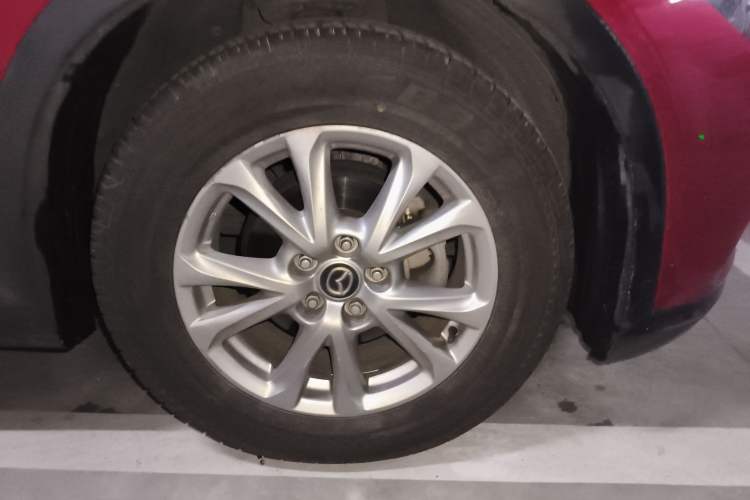 Used Mazda CX-4 2018 2.0L Automatic Two-Wheel Drive Blue Sky Dynamic Version China VI Standard Right Front Wheel Hub