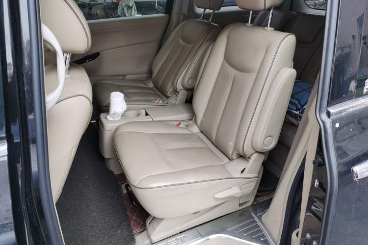 Used Nissan Quest 2015 3.5L SL Left Rear Seat