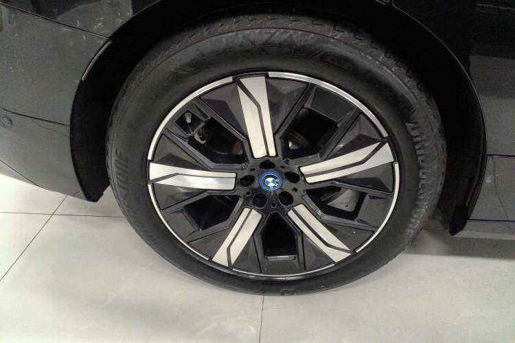 Used BMW iX 2022 xDrive40
