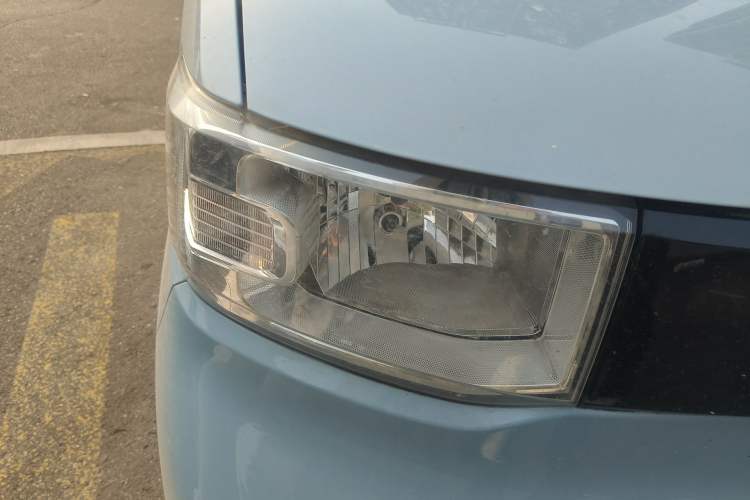 Used Wuling Hongguang MINIEV 2022 Zizai Version Lithium Iron Phosphate Right Front Headlight