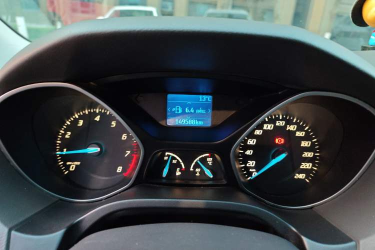 Used Ford Focus 2012 Sedan 1.6L Manual Fashion Edition
