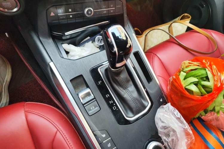 Used Wey VV5 2017 2.0T Ultra-Luxury Version Gear Lever