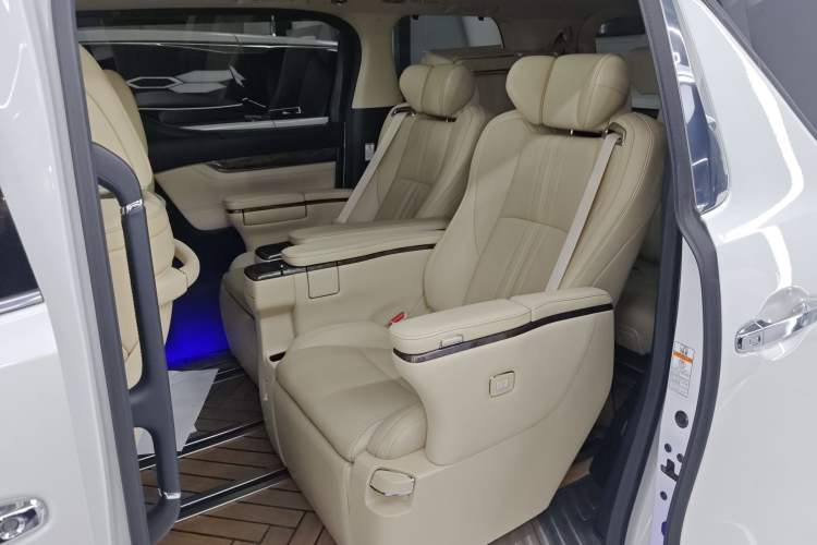 Used Toyota Alphard 2018 Revised Version 3.5L Premium Edition