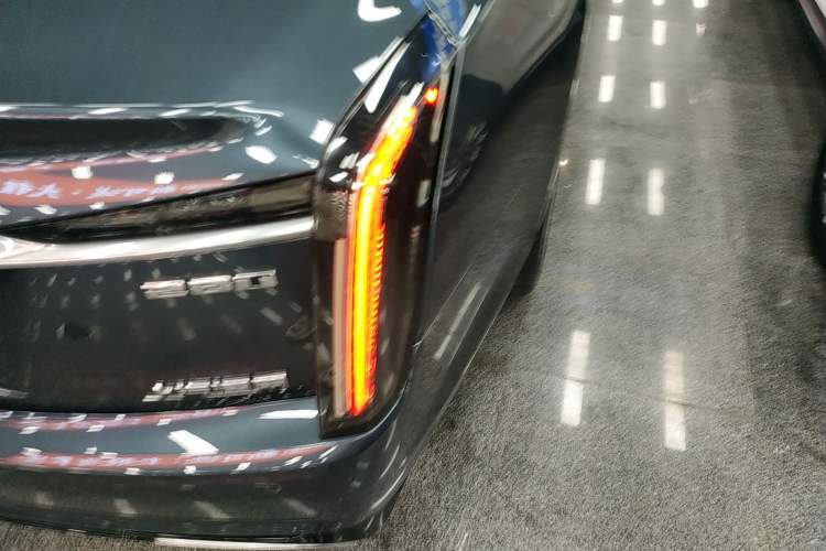 Used Cadillac CT6 2023 28T Platinum Edition Right Rear Taillight