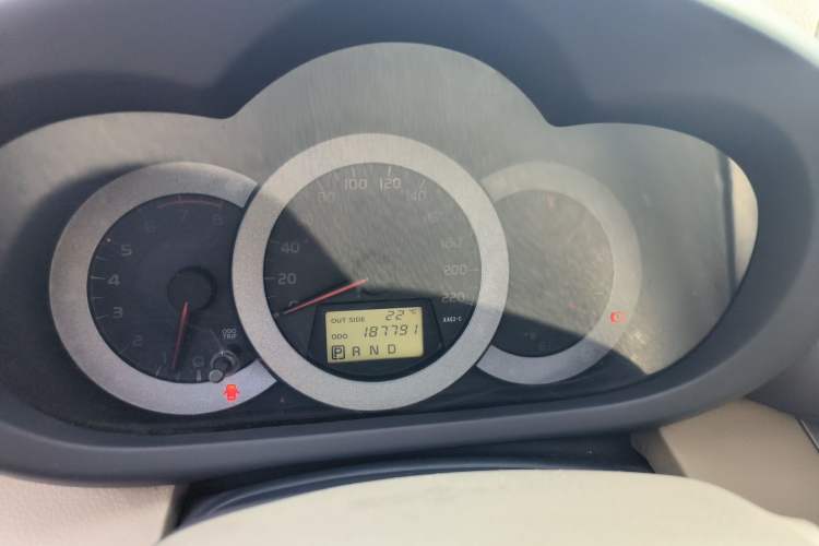 Used Toyota RAV4 2012 Luxurious 2.4L Automatic 4x4 with Stylish Features