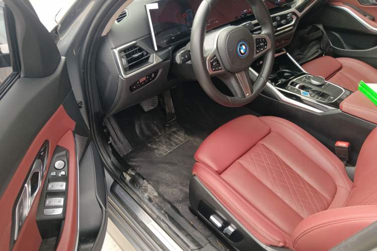 Used BMW i3 2022 eDrive 35 L Driver Seat